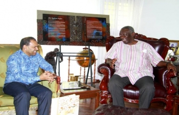 High Commissioner Sugandh Rajaram called on former President of Ghana, H.E. John Agyekum Kufuor.
